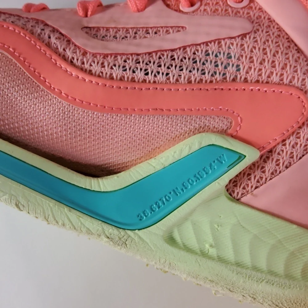 Jordan tatum pink
